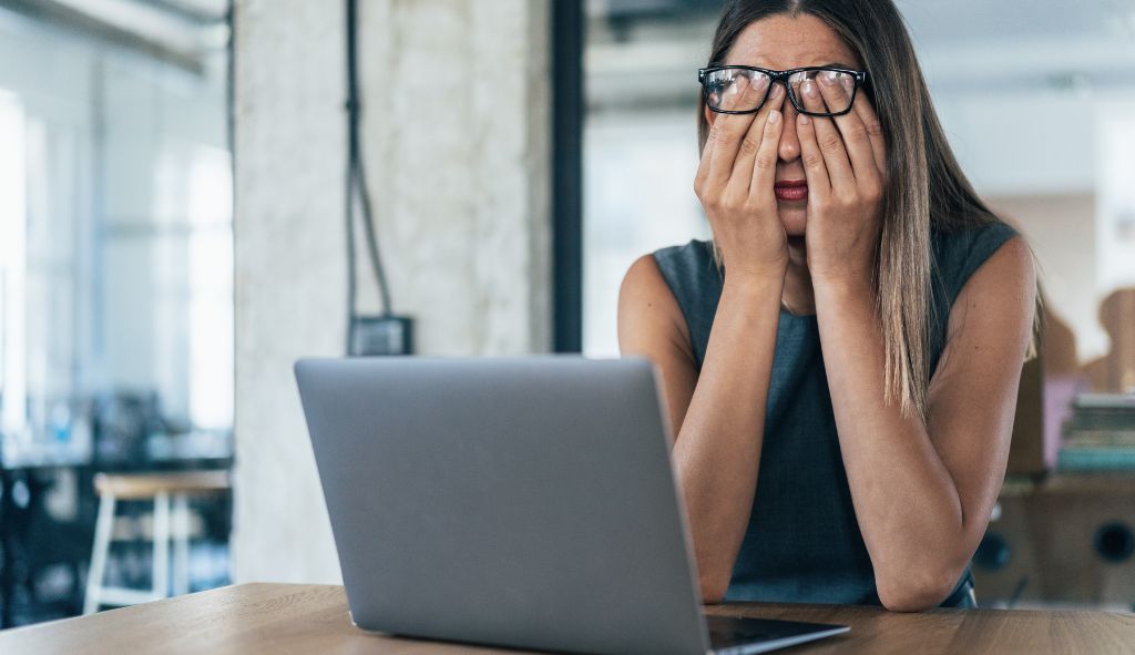causas-principales-de-los-ojos-cansados-o-vista-cansada